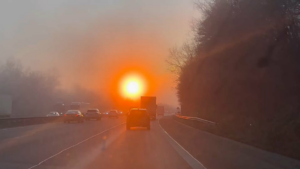 Autobahn im Nebel