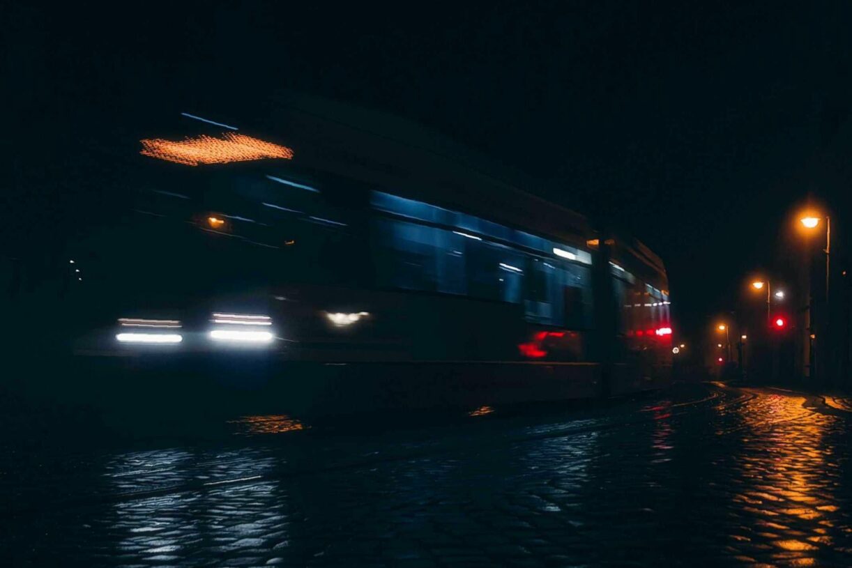 Straßenbahn in der Nacht