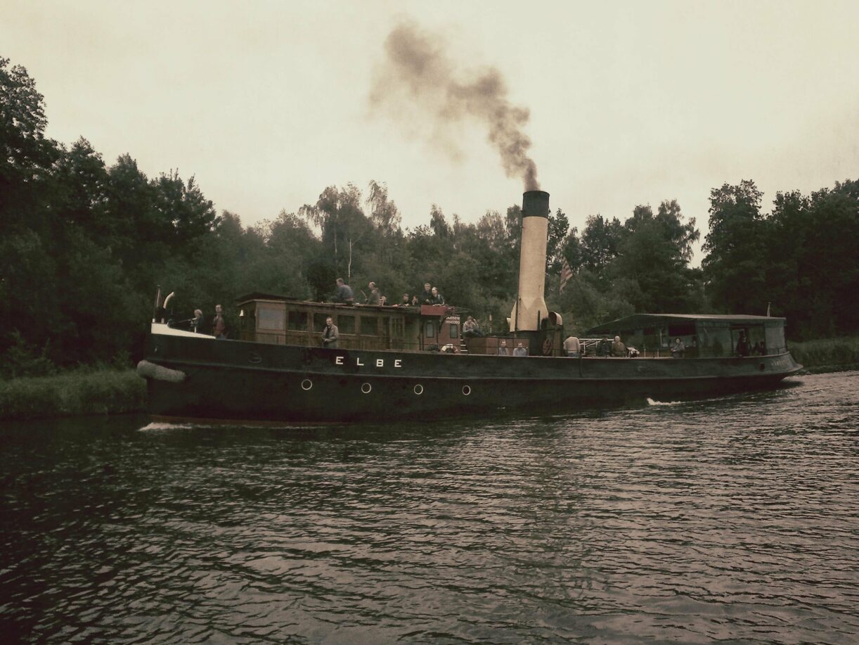 Traditionsdampfer "Elbe" auf dem Elbe-Lübeck-Kanal