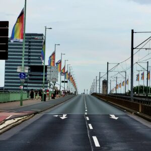 Deutzer Brücke vor dem CSD 2024 | Köln