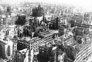 Dresden, heute vor 79 Jahren.