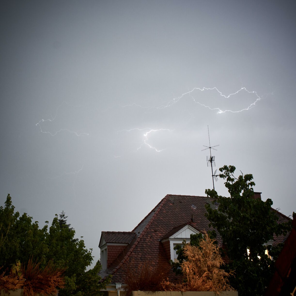 [Milde interessant] Der Südwesten zeigt auch im Unwetter Herz