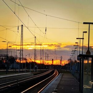 Sonnenaufgang an Bahnhof Nähe Hannover