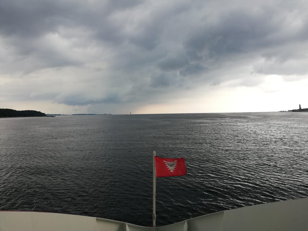 Unterwegs auf der Kieler Förde am Friedrichsorter Leuchtturm vorbei von Kiel nach Laboe und zurück 😊♥️