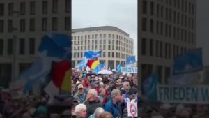 Wahnsinn: Zigtausende beim großen Friedensprotest in Dresden auf der Straßen!Frieden!