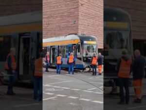 Straßenbahn entgleist am Wilhelm-Leuschner-Platz 🚨