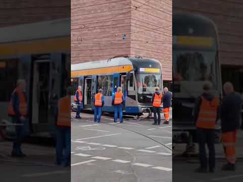 Straßenbahn entgleist am Wilhelm-Leuschner-Platz 🚨