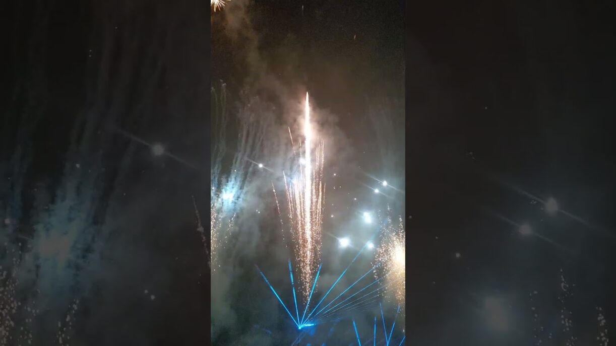 Feuerwerk&Lasershow 🎆🎇Kriebstein #germany #sachsen #travel #fypシ゚viral